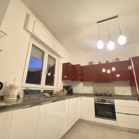 Prázdninový dům Cozy Modern W Free Parking Bbq & Fully Equipped Como