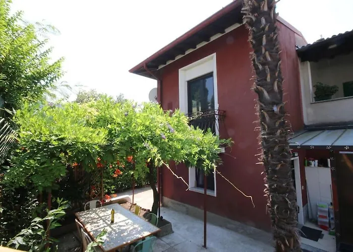 Vakantiehuis Cozy Modern W Free Parking Bbq & Fully Equipped